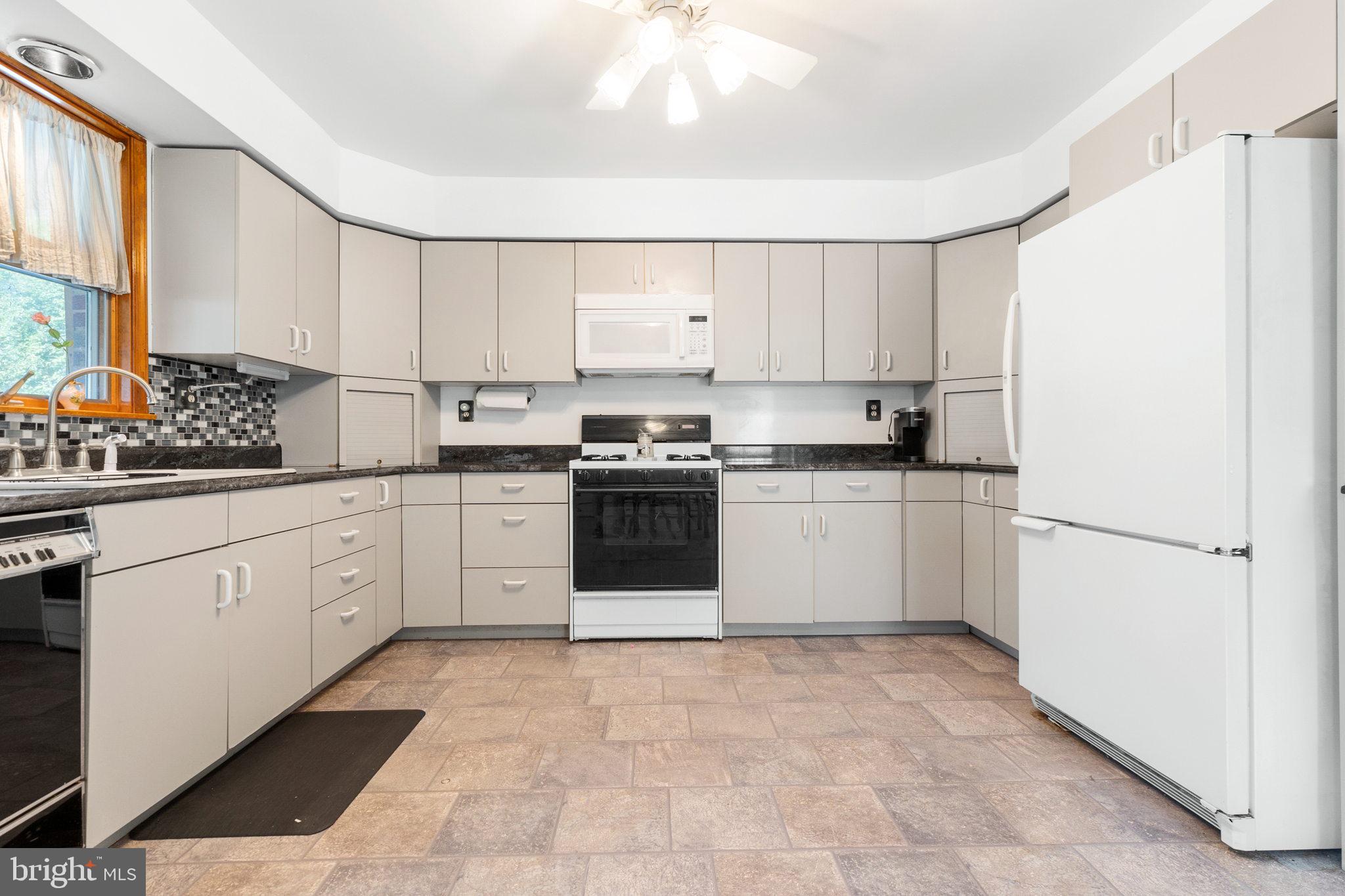 1121 Providence Road Springfield, PA 19064 - Photo 6 of 26