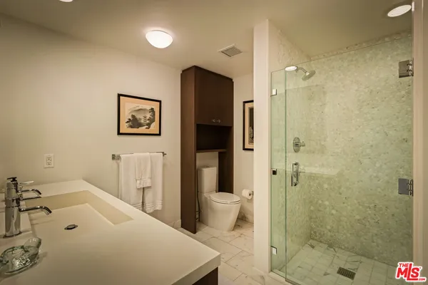 $850,000 | 4411 Los Feliz Boulevard, Unit 106, Los Angeles, CA 90027