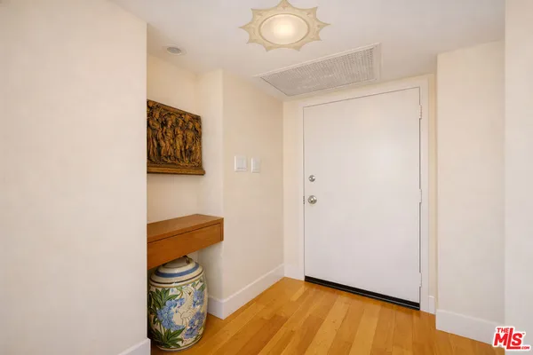 $850,000 | 4411 Los Feliz Boulevard, Unit 106, Los Angeles, CA 90027