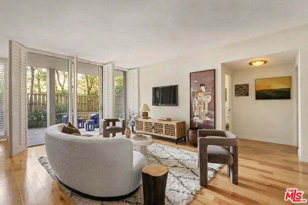 $850,000 | 4411 Los Feliz Boulevard, Unit 106, Los Angeles, CA 90027