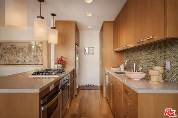 $850,000 | 4411 Los Feliz Boulevard, Unit 106, Los Angeles, CA 90027