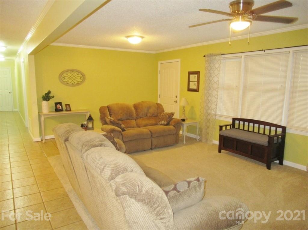 709 3rd St Place Southwest Conover, NC 28613 - Photo 5 of 28 Gallery Image 5