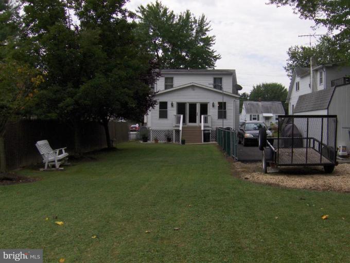 1722 Middleborough Road Essex, MD 21221 - Photo 8 of 19 Back yard