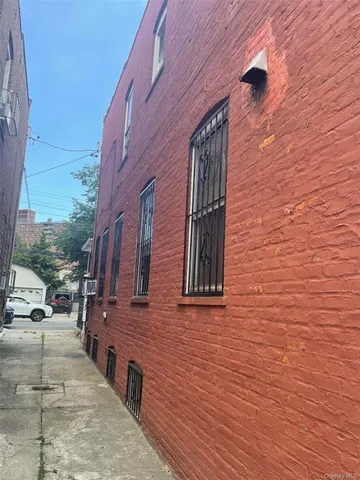 $879,990 | 97-07 55th Avenue | South Corona