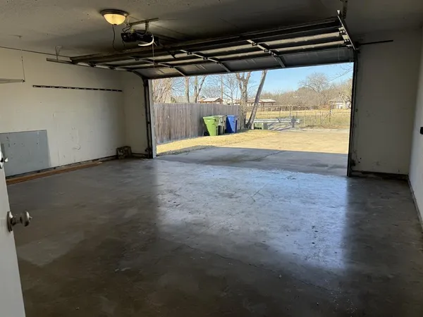 $2,150 | 705 Kingsbridge Drive, Garland, TX 75040