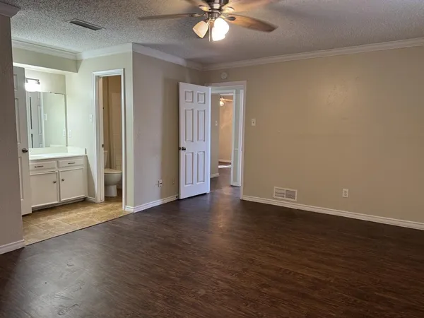 $2,150 | 705 Kingsbridge Drive, Garland, TX 75040