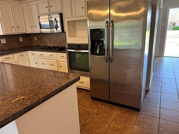 $2,150 | 705 Kingsbridge Drive, Garland, TX 75040