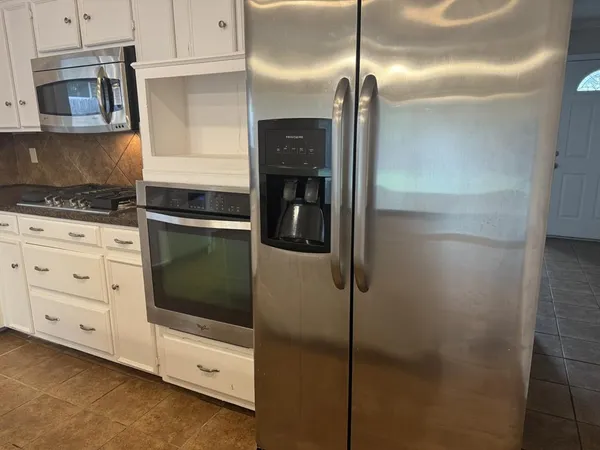 $2,150 | 705 Kingsbridge Drive, Garland, TX 75040