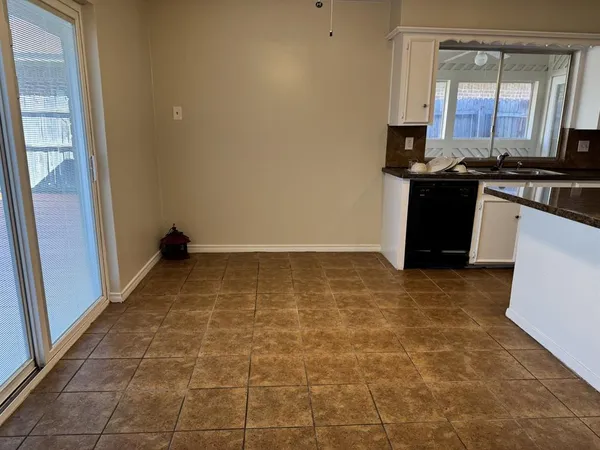 $2,150 | 705 Kingsbridge Drive, Garland, TX 75040