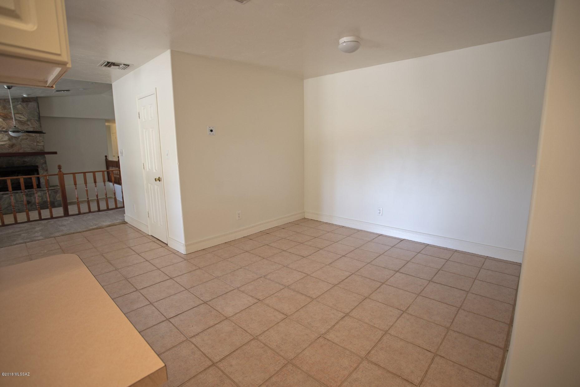 5851 South Avra Road Tucson, AZ 85735 - Photo 7 of 46 a view of an empty room