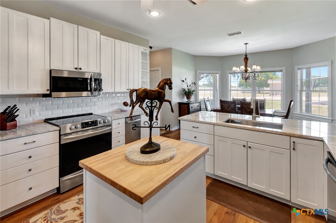 202 Prairie View Road Victoria, TX 77904 - Photo 11 of 47