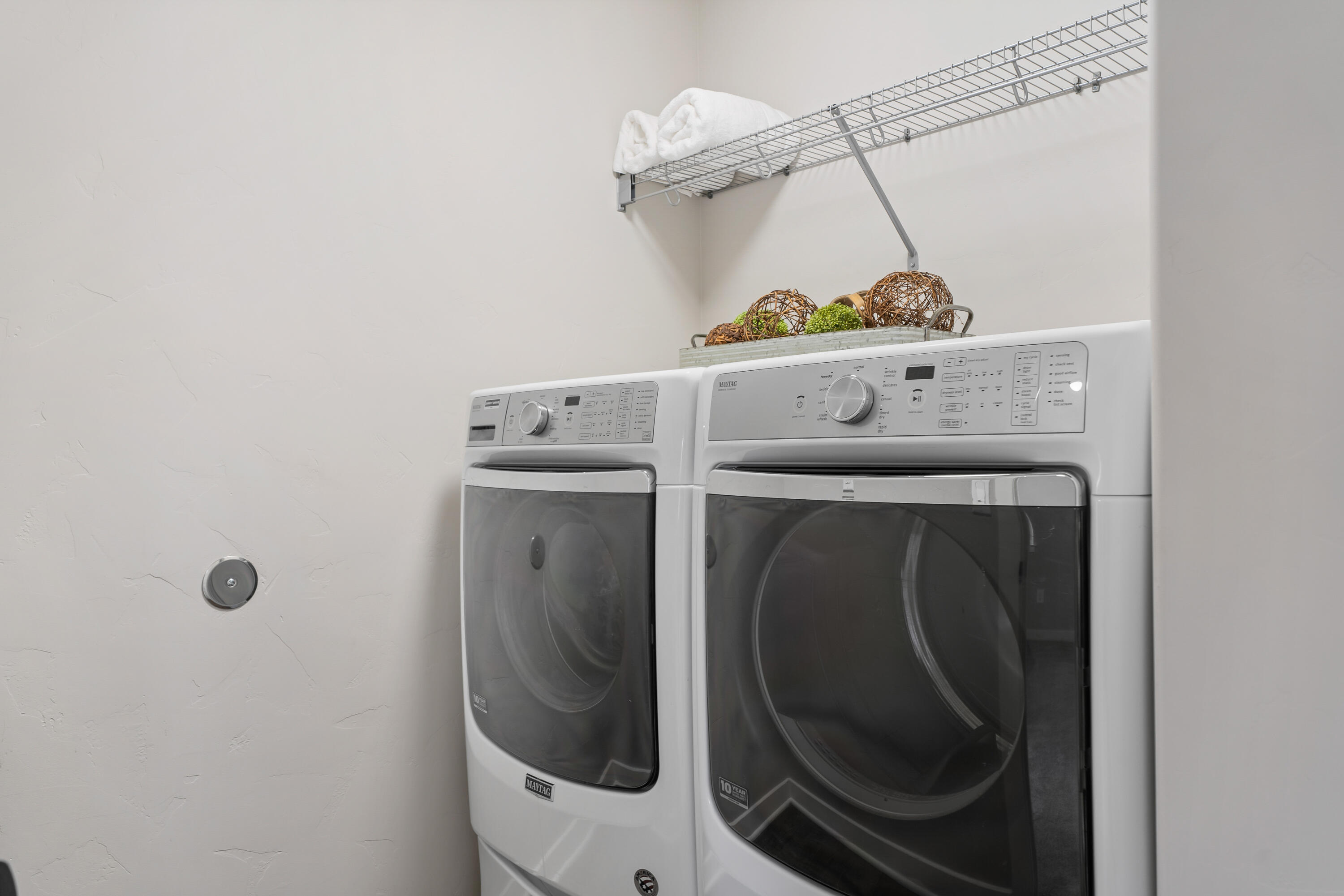 3455 Southwest 28th Street Redmond, OR 97756 - Photo 22 of 35 28-Laundry Room