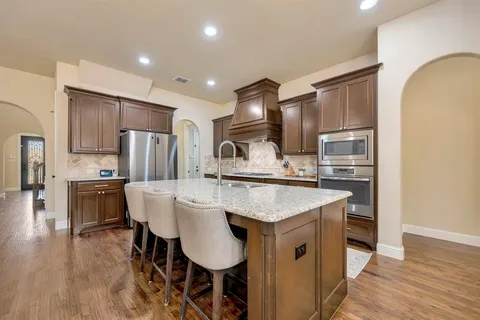 $775,000 | 1009 Holston Hills Trail, Roanoke, TX 76262