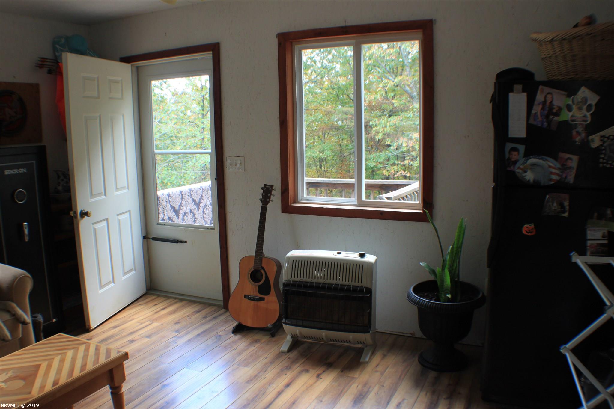 637 South Reservoir Road New Castle, VA 24127 - Photo 10 of 31 Gallery Image 10