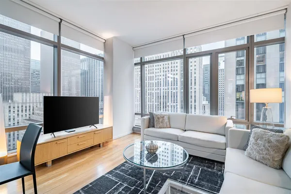 18 West 48th Street, Unit 24A | Midtown Central