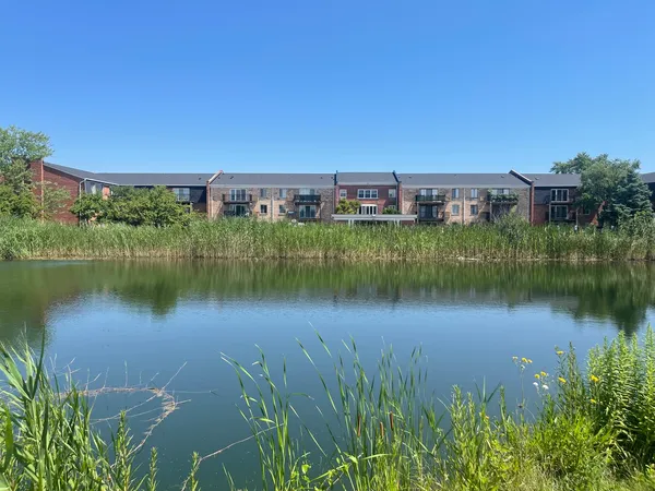 $1,845 | 4400 West Lake Avenue, Unit 202B, Glenview, IL 60026