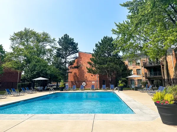 $1,845 | 4400 West Lake Avenue, Unit 202B, Glenview, IL 60026