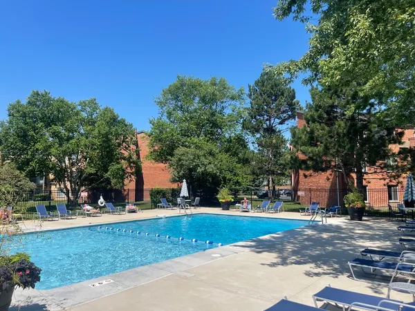 $1,845 | 4400 West Lake Avenue, Unit 202B, Glenview, IL 60026