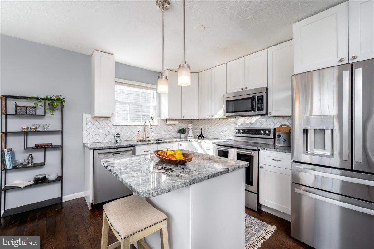 7804 East A E Shore Road Pasadena, MD 21122 - Photo 11 of 35 Brand New Appliances