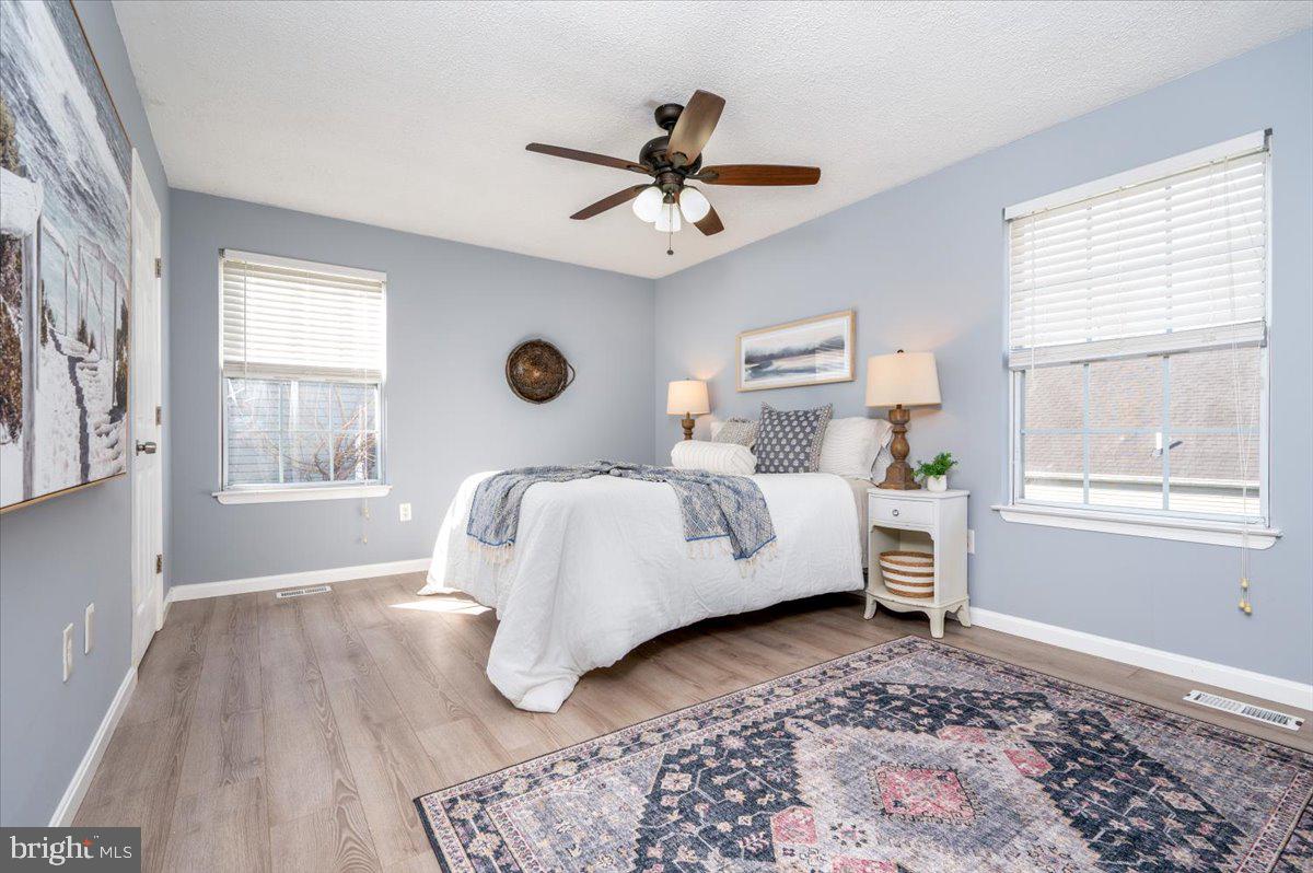 7804 East A E Shore Road Pasadena, MD 21122 - Photo 19 of 35 Primary Suite with En Suite Bathroom