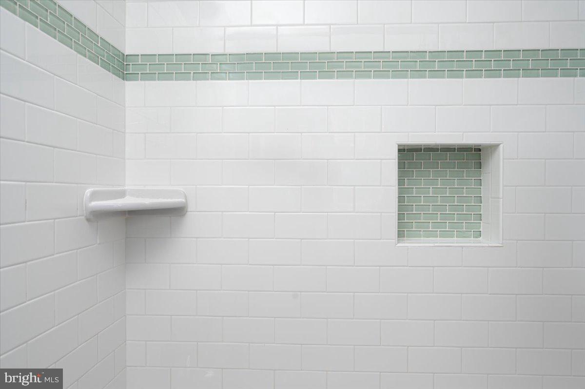 7804 East A E Shore Road Pasadena, MD 21122 - Photo 23 of 35 Lovely Coastal Mosaic Tile Accent