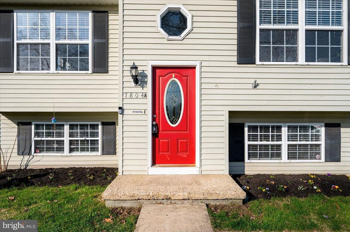 7804 East A E Shore Road Pasadena, MD 21122 - Photo 5 of 35