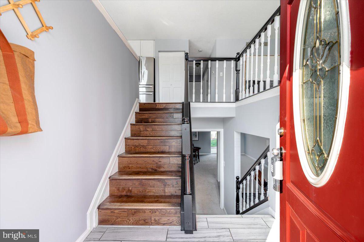 7804 East A E Shore Road Pasadena, MD 21122 - Photo 5 of 34 a view of entryway