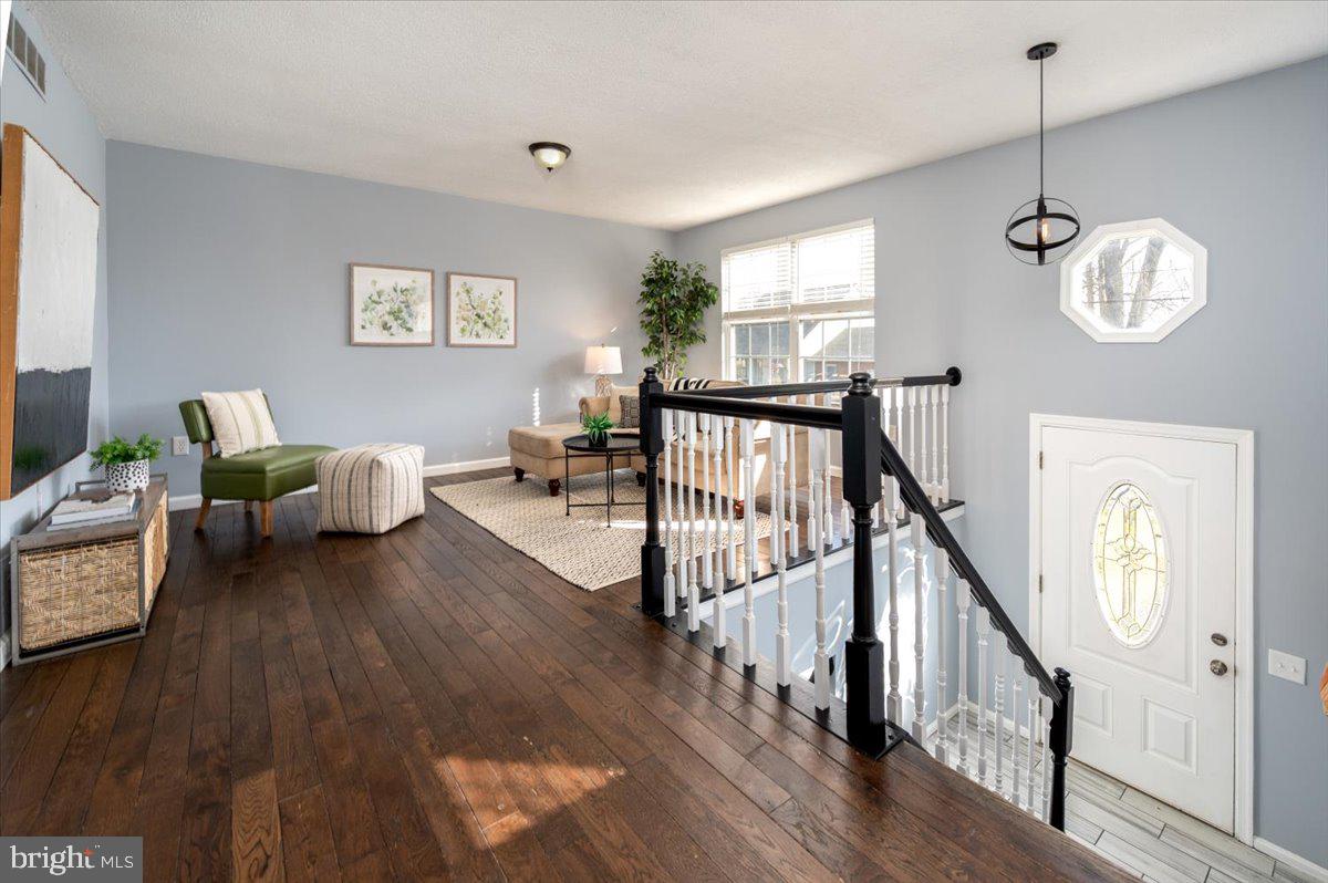 7804 East A E Shore Road Pasadena, MD 21122 - Photo 7 of 35 NEWLY PAINTED throughout home