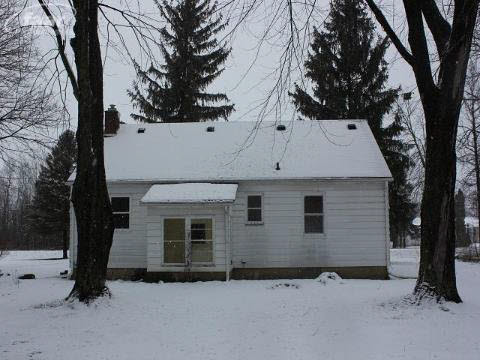 8260 Newburg Road Durand, MI 48429 - Photo 20 of 25 20348658-19.JPG