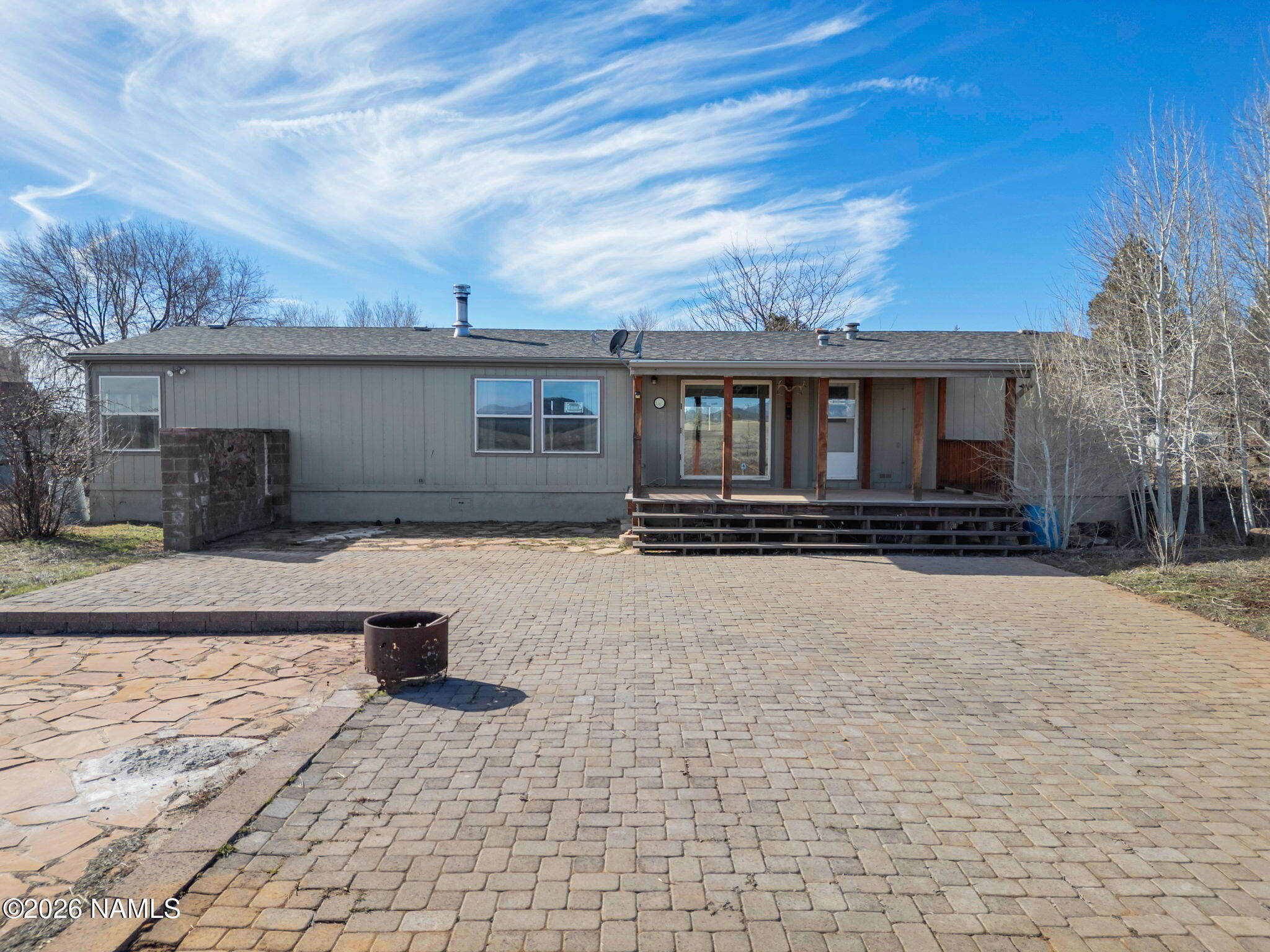 3095 North Peak View Road Williams, AZ 86046 - Photo 25 of 37 a front view of house with yard