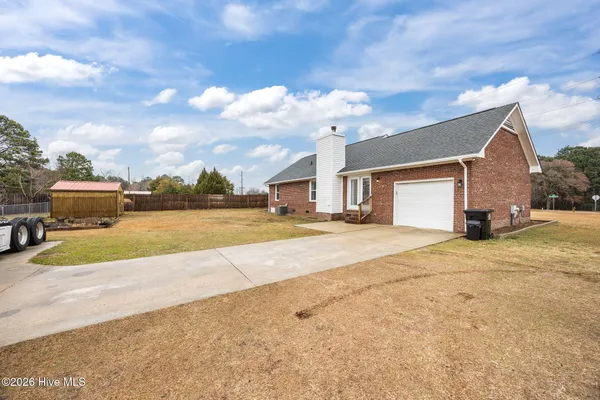 $2,000 | 38 Hallmark Drive, Spring Lake, NC 28390