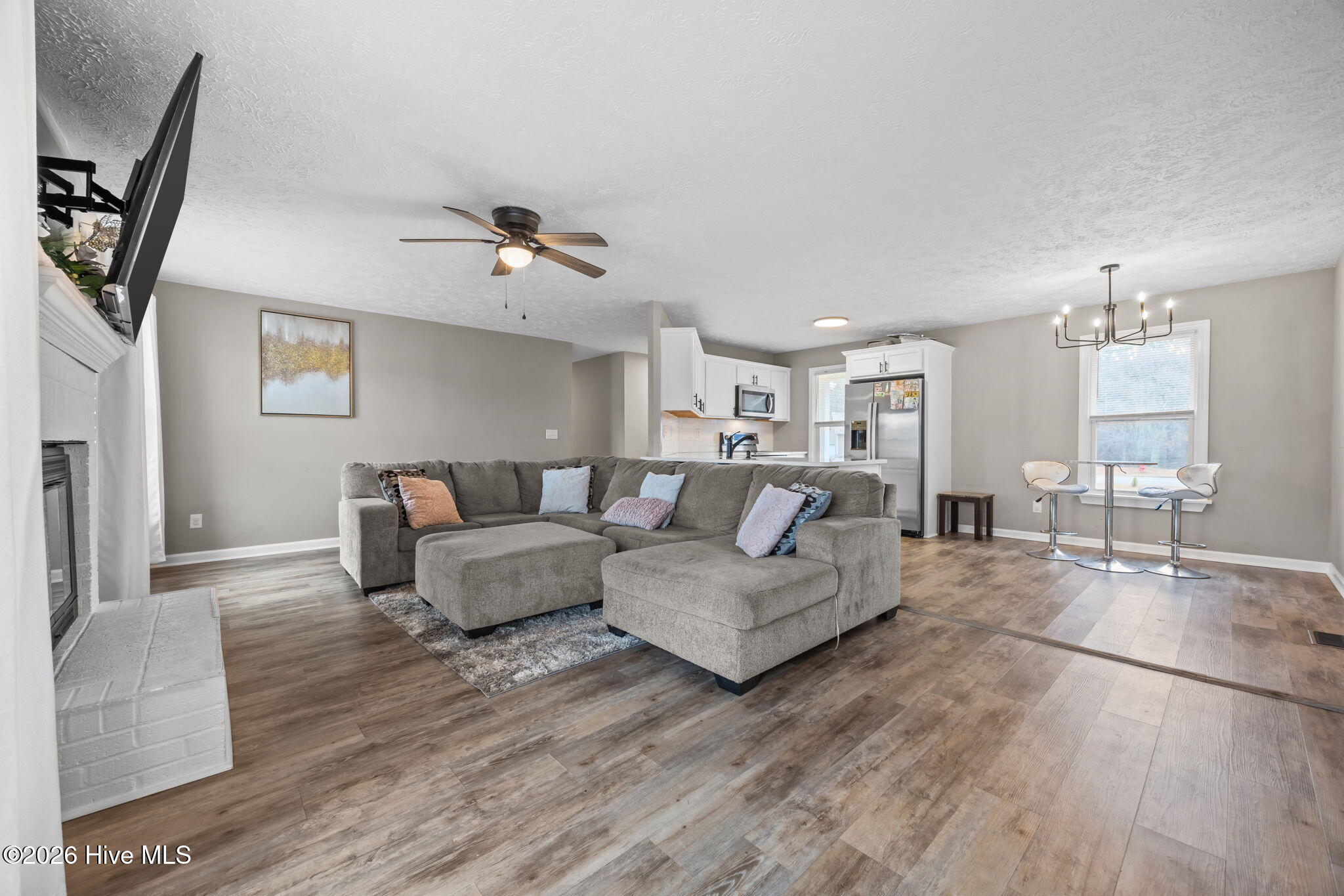 38 Hallmark Drive Spring Lake, NC 28390 - Photo 3 of 39 Living Room