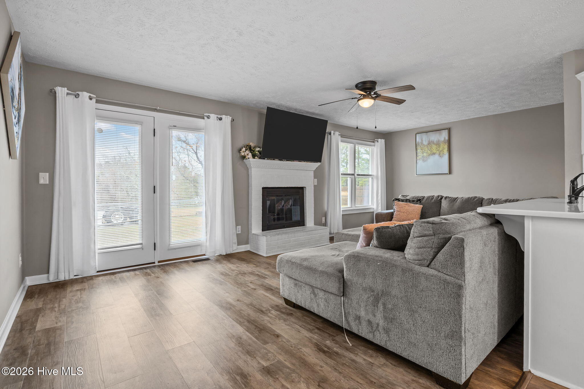 38 Hallmark Drive Spring Lake, NC 28390 - Photo 6 of 39 Living Room