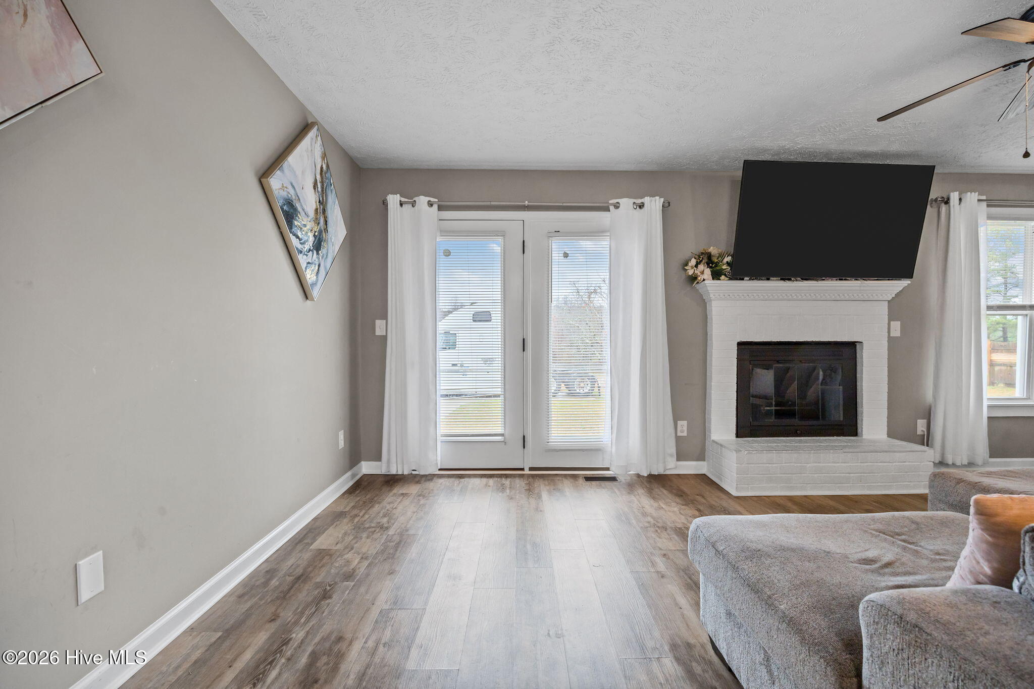 38 Hallmark Drive Spring Lake, NC 28390 - Photo 8 of 39 Living Room