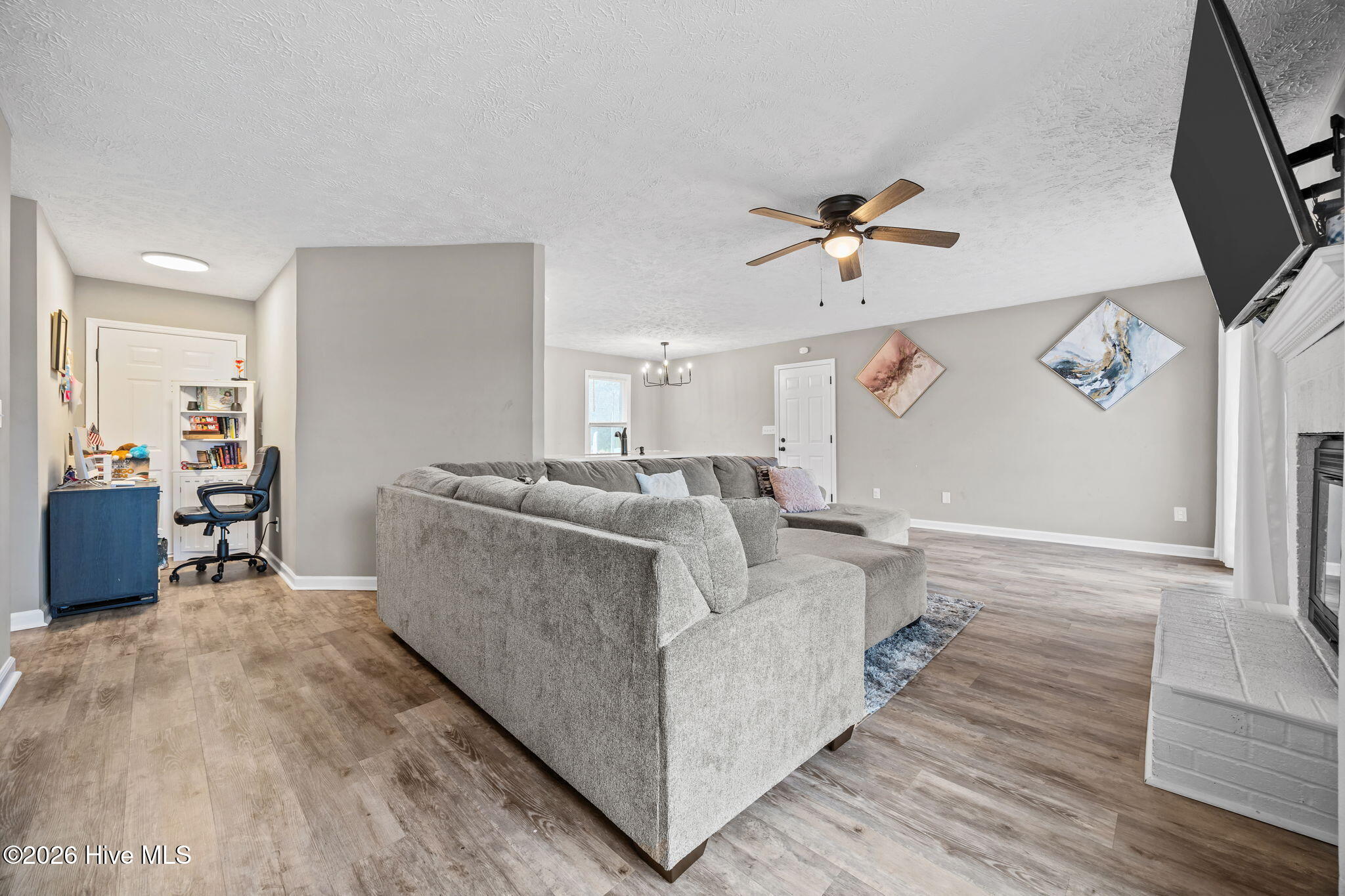 38 Hallmark Drive Spring Lake, NC 28390 - Photo 9 of 39 Living Room