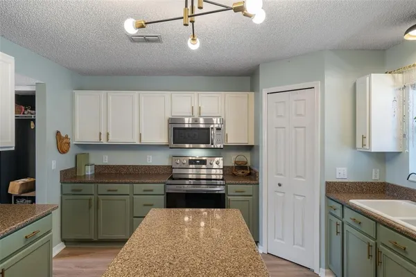 $415,000 | 11258 Lomita Wren Road, Weeki Wachee, FL 34614