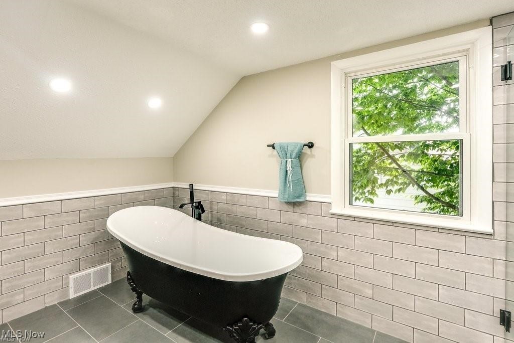 2306 Rockefeller Road Wickliffe, OH 44092 - Photo 15 of 33 Gallery Image 15