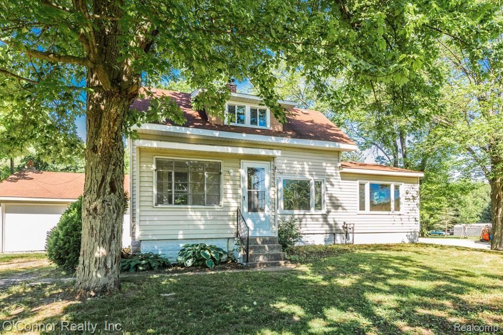 2389 Hueling Road Port Huron, MI 48060 - Photo 1 of 17 2389 Hueling-1.jpg