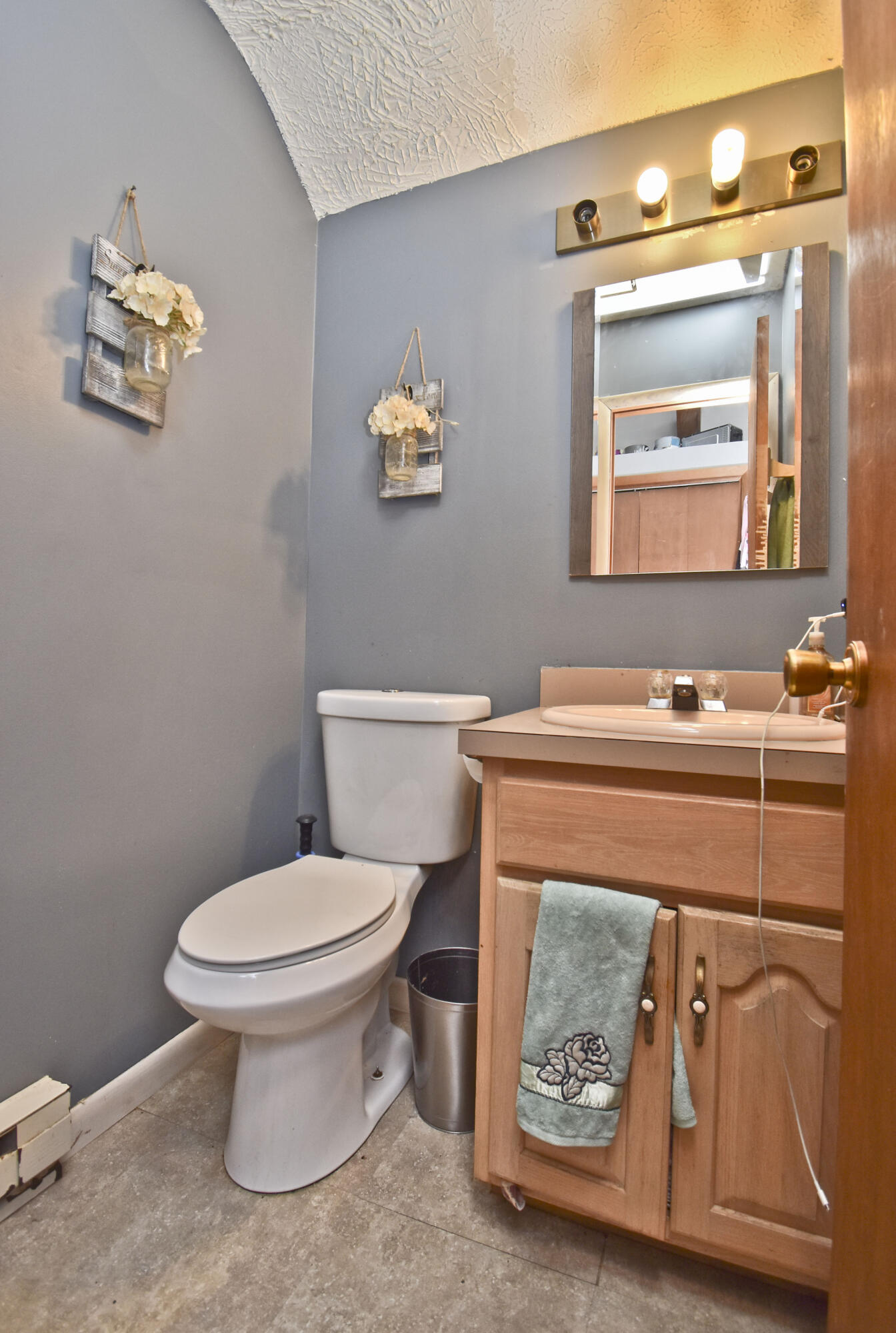 1152 Lancaster Drive Bushkill, PA 18324 - Photo 16 of 37 9 Primary (3)