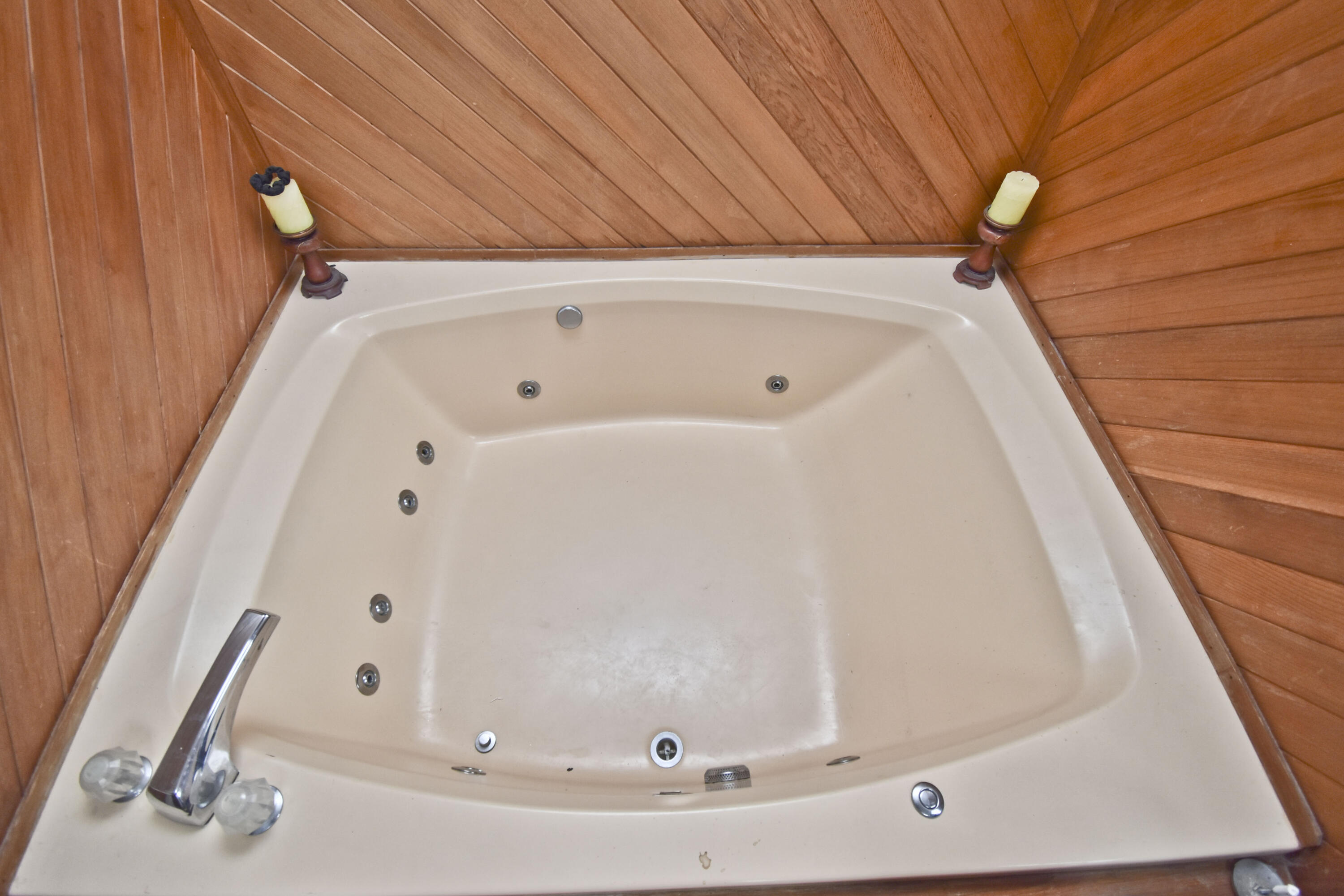 1152 Lancaster Drive Bushkill, PA 18324 - Photo 17 of 37 9 Primary (4)