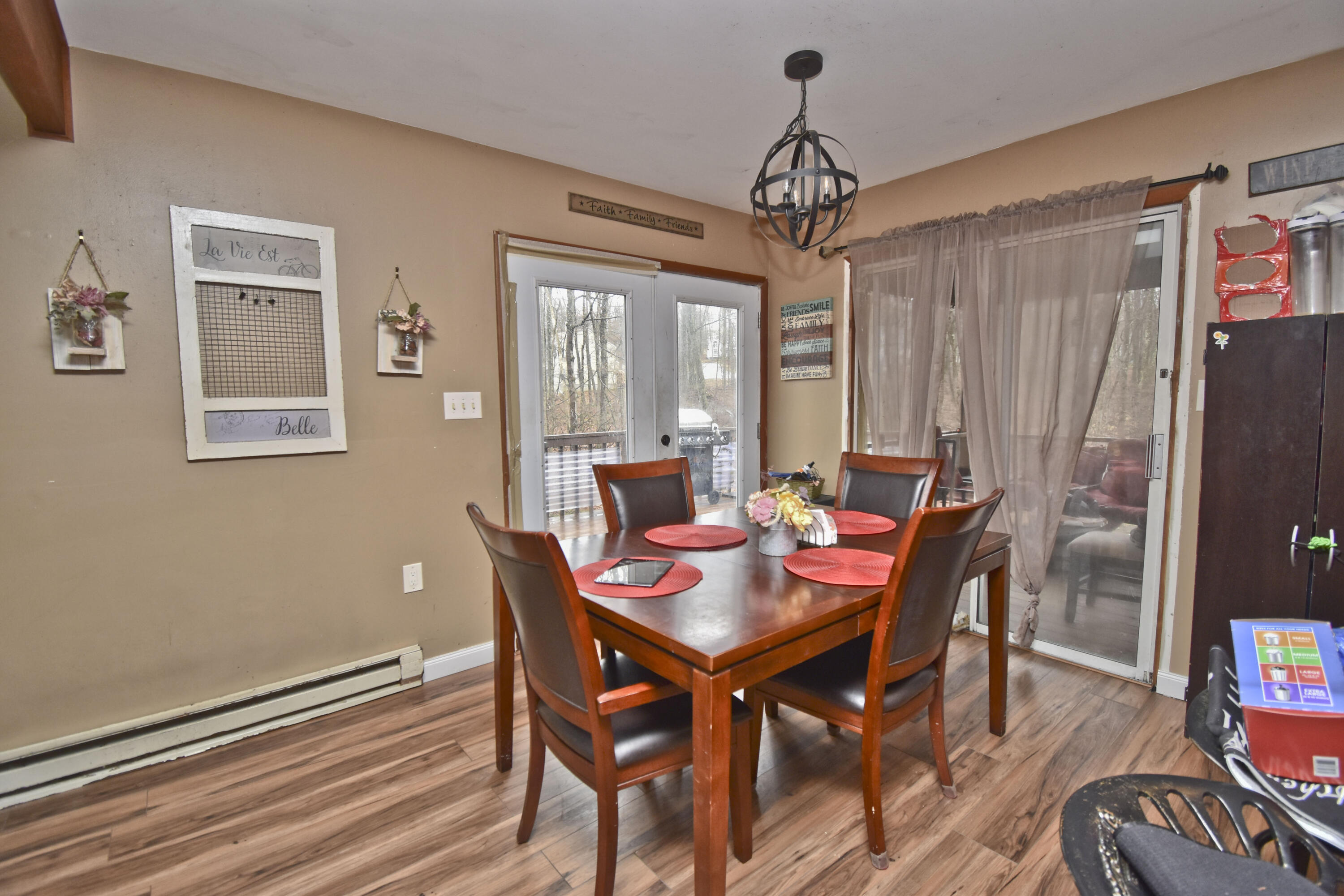 1152 Lancaster Drive Bushkill, PA 18324 - Photo 4 of 37 3 Dining