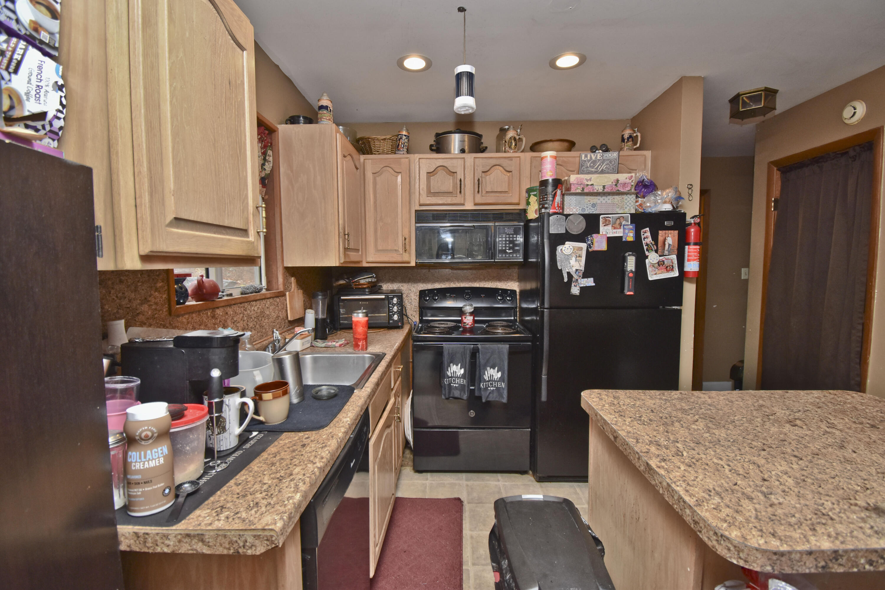 1152 Lancaster Drive Bushkill, PA 18324 - Photo 7 of 37 4 Kitchen (2)