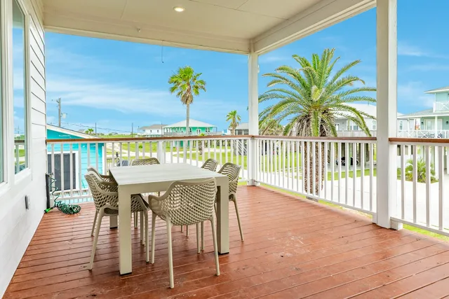 $539,700 | 13119 Buccaneer Parkway, Freeport, TX 77541