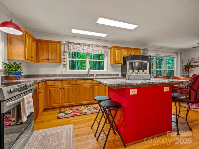 $420,500 | 224 Small Falls Lane, Saluda, NC 28773