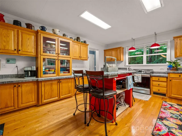 $420,500 | 224 Small Falls Lane, Saluda, NC 28773