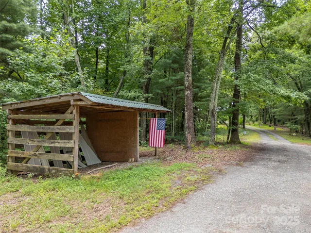 $420,500 | 224 Small Falls Lane, Saluda, NC 28773