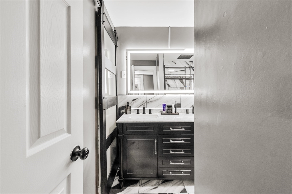 140 Chestnut Street, Unit 706 Springfield, MA 01103 - Photo 12 of 22