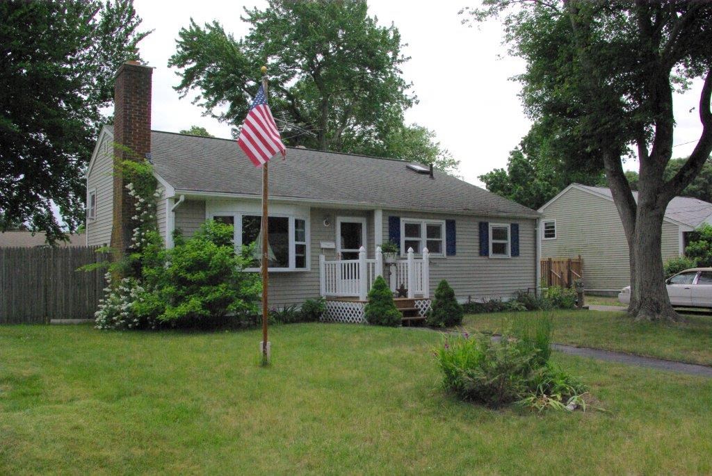 138 Glenbrook Road Warwick, RI 02889 - Photo 1 of 14 Gallery Image 1