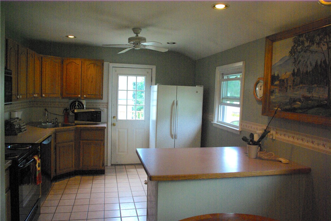 138 Glenbrook Road Warwick, RI 02889 - Photo 2 of 14 Gallery Image 2