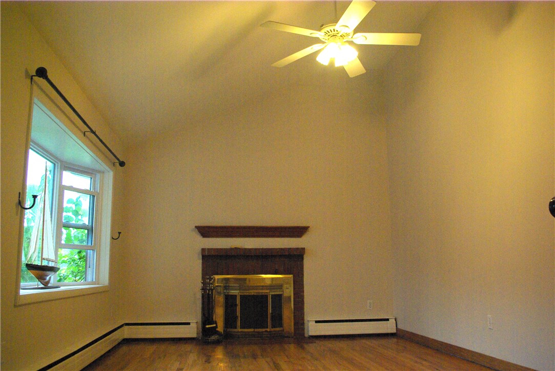 138 Glenbrook Road Warwick, RI 02889 - Photo 4 of 14 Gallery Image 4